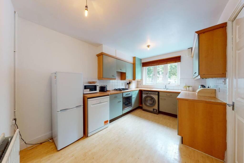 Super 2 Bed House With Privategarden London Ngoại thất bức ảnh